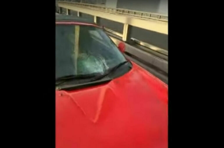 Во Владивостоке автовладелец взыскал ущерб от падения наледи с моста