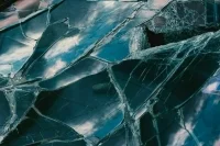 Во Владивостоке автовладелец взыскал ущерб от падения наледи с моста