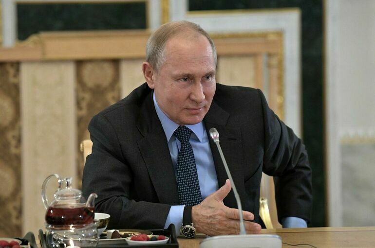Путин поддержал предложение создать организацию по продвижению русского языка при СНГ