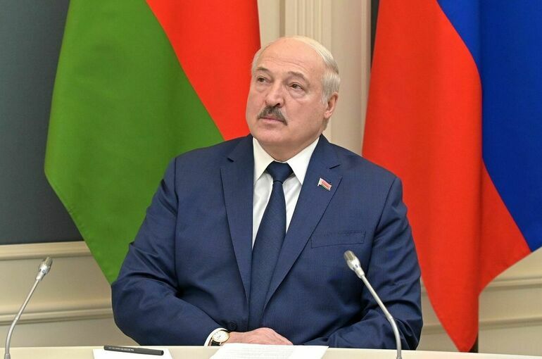Лукашенко заявил, что РФ и Белоруссия подумают об ответе на ядерную угрозу Польши