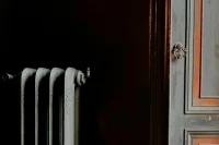 В московской квартире при замене радиаторов взорвался баллон