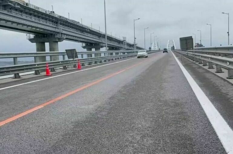 На Крымском мосту запустили автомобильное движение по двум полосам