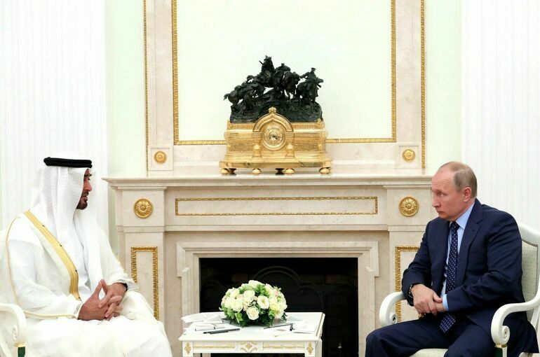 Путин в Петербурге встречается с президентом ОАЭ