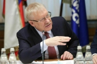 Морозов предложил заранее распределить дотации регионам