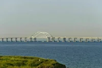 По Крымскому мосту возобновили движение автобусов