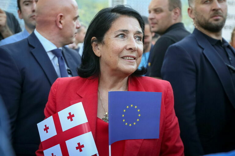 Президент Грузии допустила отмену безвизового режима с Россией