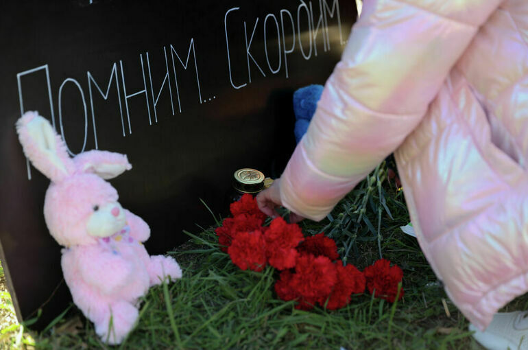 Песков: Президент глубоко соболезнует семьям погибших при ЧП с самолетом в Ейске