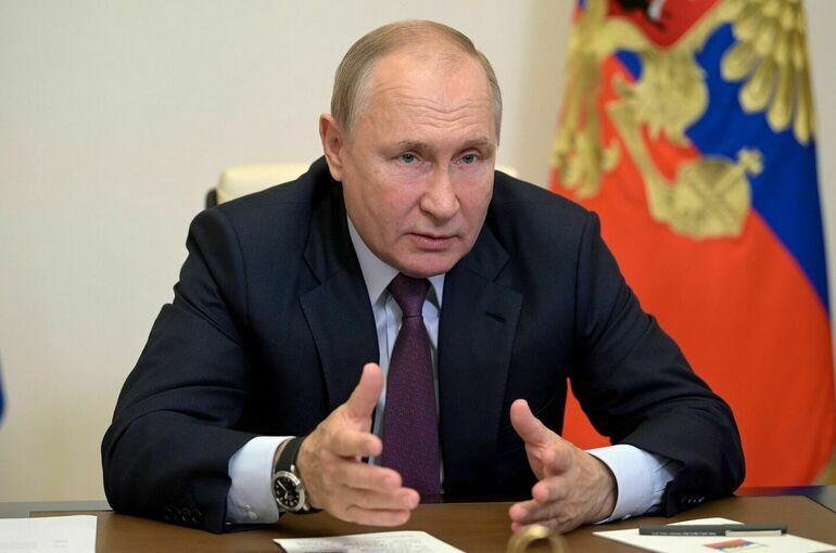 Путин заявил, что поддерживает призывы повторно вакцинироваться от COVID-19