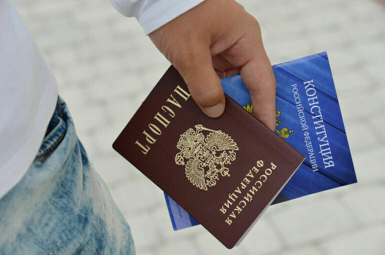 Колокольцев: Более 1 млн человек получили гражданство РФ в упрощенном порядке