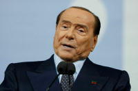 Берлускони заявил, что Зеленский в силах остановить боевые действия на Украине