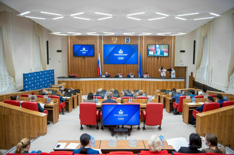 Ямальские депутаты приняли пакет мер поддержки семей военнослужащих