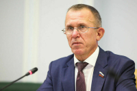 Сенатор Кравченко назвал способы помочь бизнесу в условиях дефицита товаров для СВО