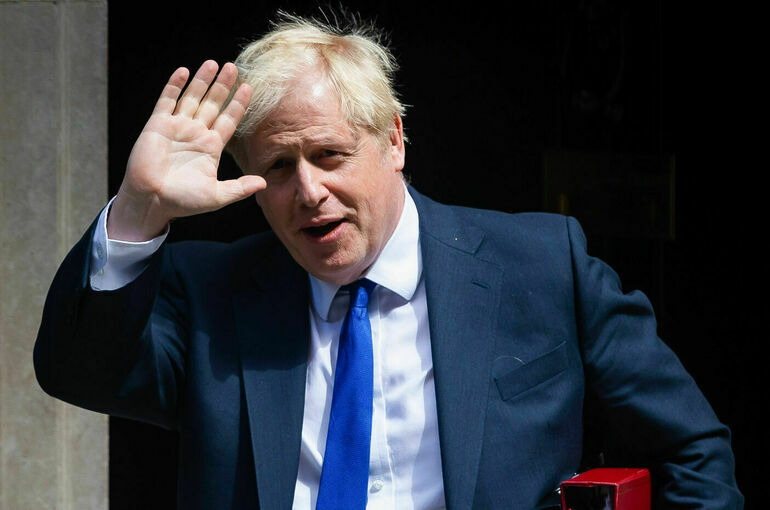 СМИ: Джонсон планирует побороться за пост премьера Британии после ухода Трасс
