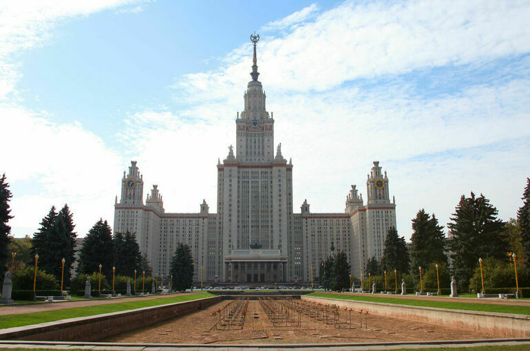 Путин поручил рассмотреть целесообразность создания национального рейтинга вузов