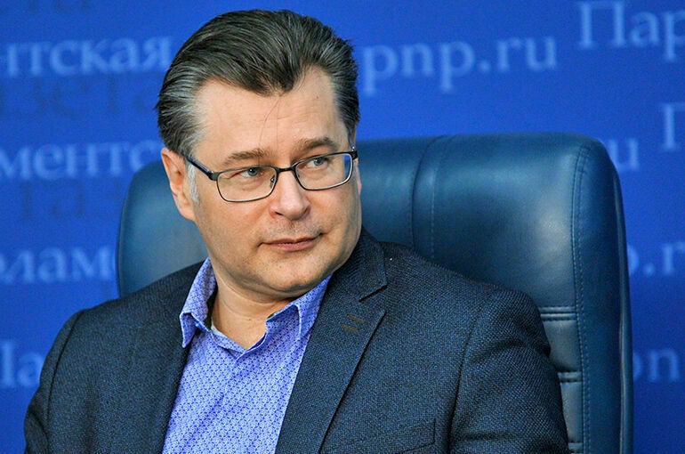 Политолог Алексей Мухин: Лиз Трасс «попросили» с поста премьер-министра