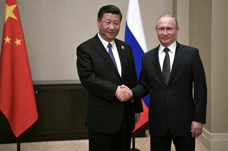 Путин поздравил Си Цзиньпина с переизбранием на пост генсека ЦК Компартии Китая
