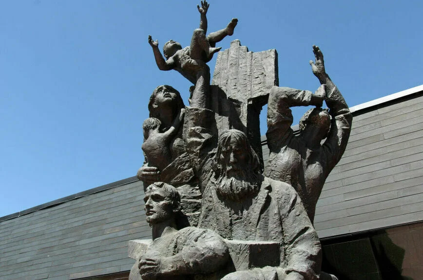 Мемориал жертвам фашистской оккупации Крыма 1941-1944 гг. Концлагерь «Красный».
