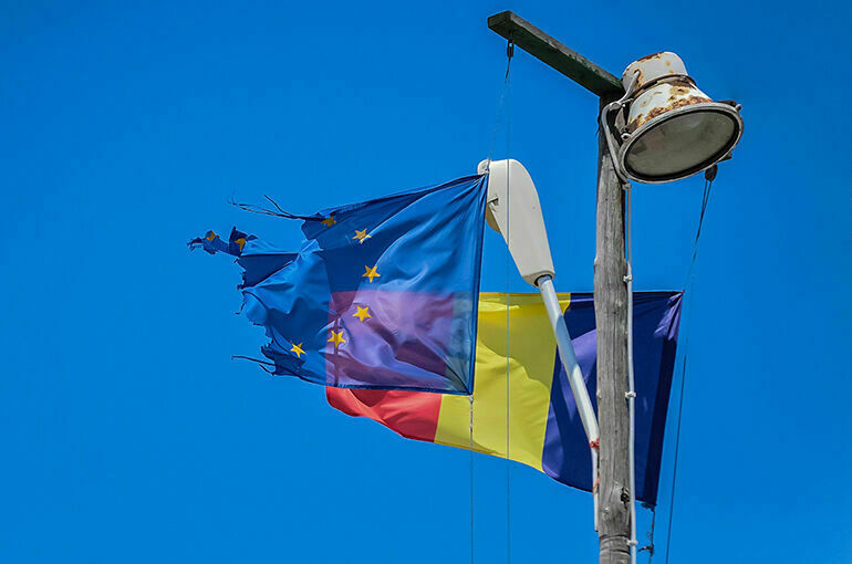 Министр обороны Румынии подал в отставку из-за разногласий с президентом
