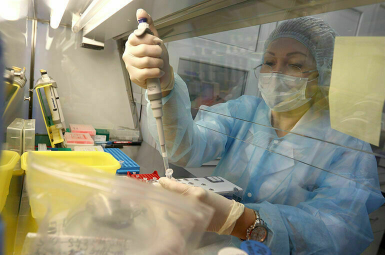 В России выявили два новых варианта COVID-19