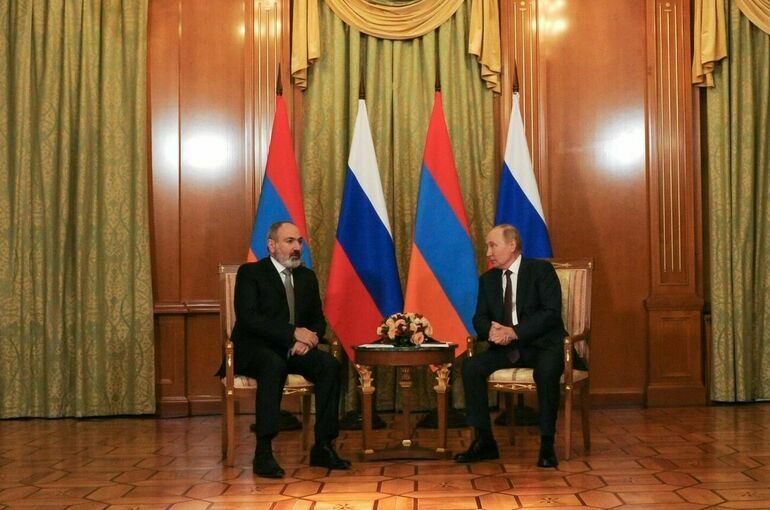Путин и Пашинян начали встречу в Сочи
