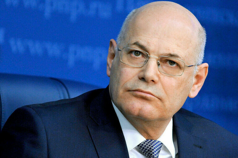 Круглый предложил выявлять расстройства интеллекта во время диспансеризации