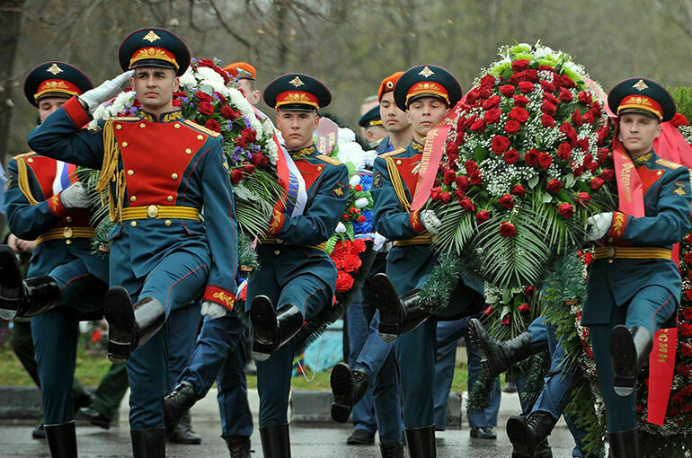 Прокуроров будут хоронить с особыми почестями