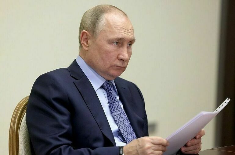 Путин призвал оказывать прямую адресную поддержку военным
