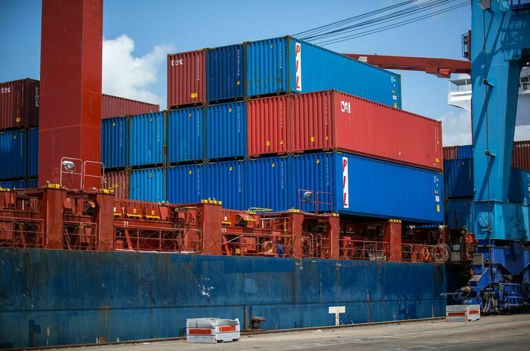 Кабмин продлил запрет на вывоз из России 1,6 тысячи видов товаров