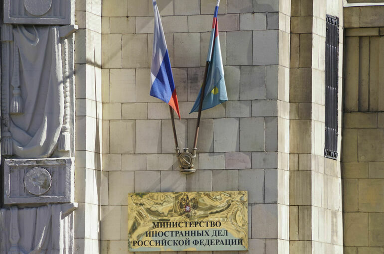 В МИД РФ заявили протест послу Британии в связи с обстрелом кораблей в Севастополе