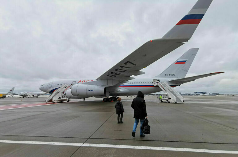 Выплату субсидий аэропортам на юге и в центре России продлили