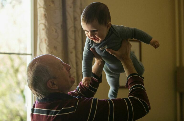 На выплаты детям из малообеспеченных семей направят еще 27,5 млрд рублей