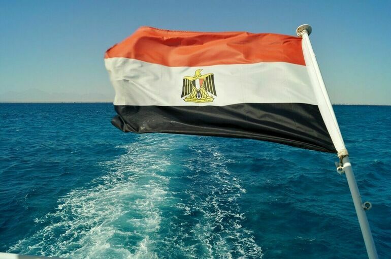 В Египте задержано грузовое судно с пятью входящими в экипаж россиянами
