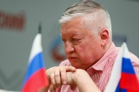 Анатолий Карпов выписан из больницы