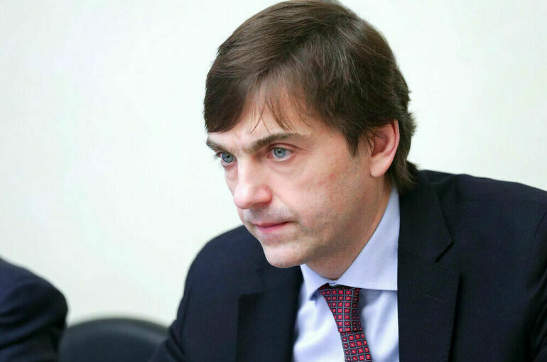 Кравцов: Воспитательная работа с детьми нужна для сохранения памяти о героях