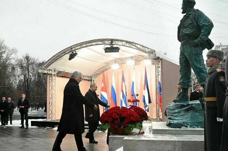 Президенты России и Кубы открыли в Москве памятник Фиделю Кастро
