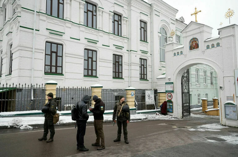 Захарова заявила, что обыски в Киево-Печерской лавре вписываются в логику Киева