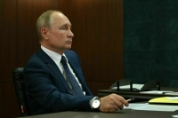 Путин продлил запрет на сделки резидентов с долями зарубежных компаний на 2023 год