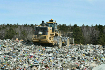 Парламент Кубани просит продлить работу мусорных полигонов