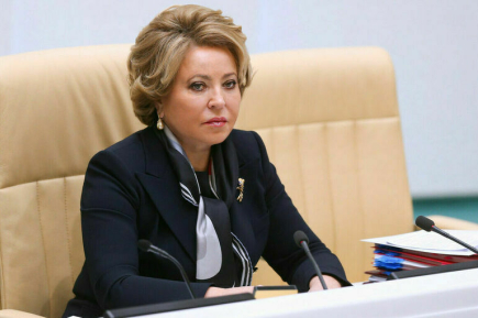 Матвиенко предложила завершить историю с «вечным» лицензированием крымских медучреждений