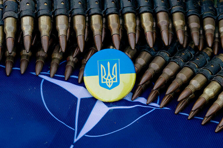 Песков считает, что НАТО по-прежнему навязывает войну Украине
