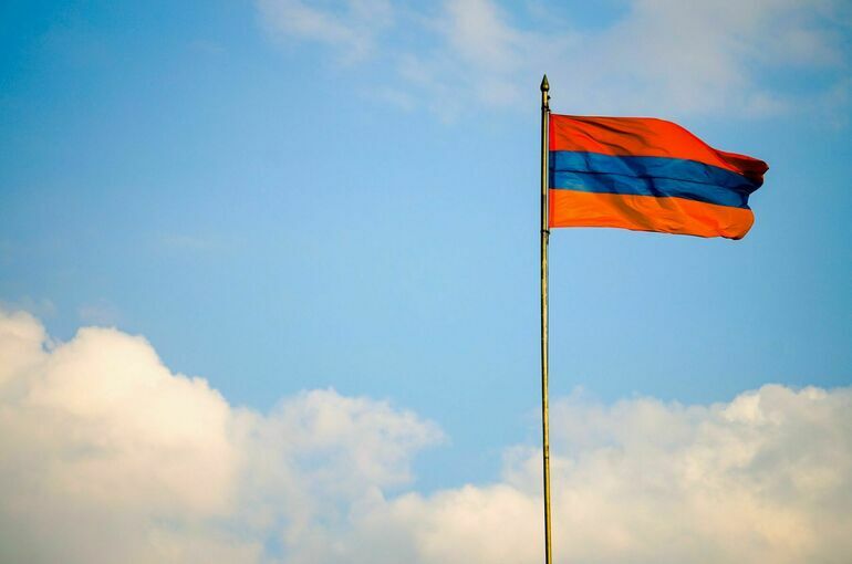 В Армении два человека погибли при крушении легкого самолета