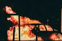 Появились кадры взрыва на парковке в Волгограде, где погиб трехлетний ребенок