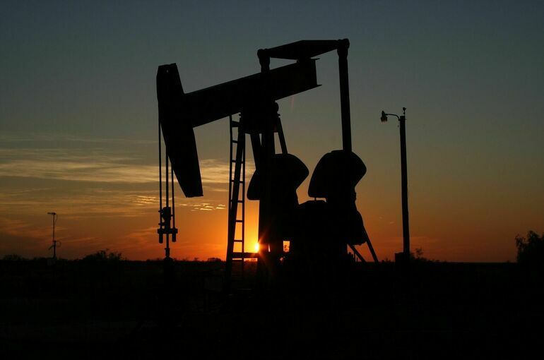 СМИ: В Европе предложили потолок цен на нефть из РФ на уровне 60 долларов за баррель