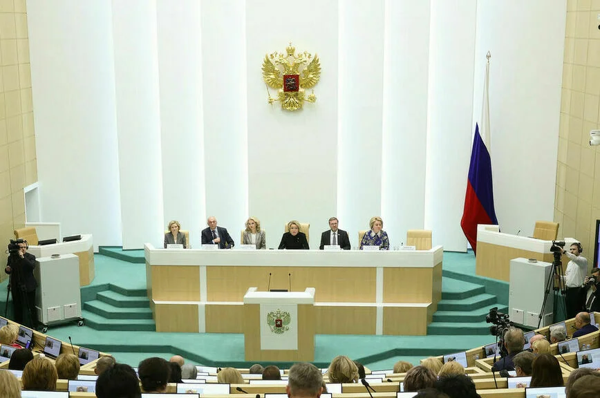 Валентина Матвиенко предложила оснастить сельские клубы баянами за госсчет