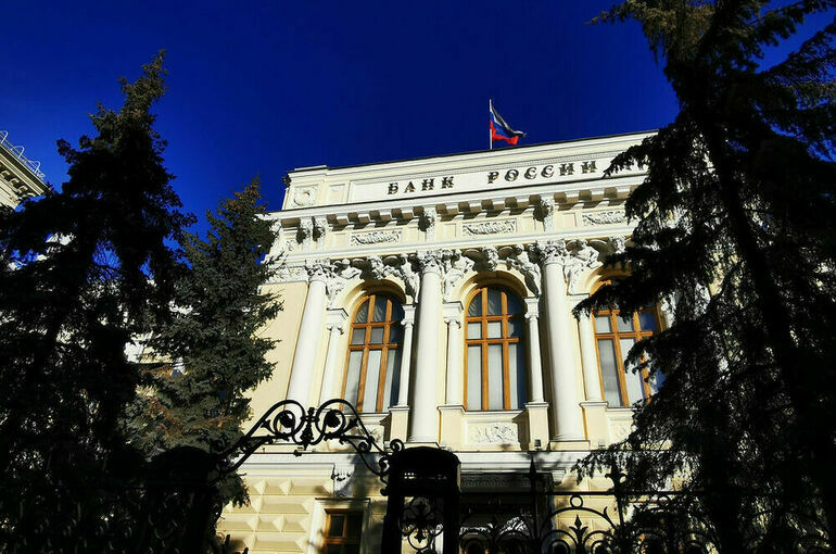 Центробанк раскрыл траты россиян на покупку валюты в 2022 году
