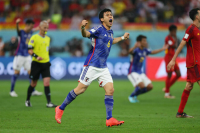 Сборная Японии победила команду Испании и вышла в плей-офф чемпионата мира по футболу