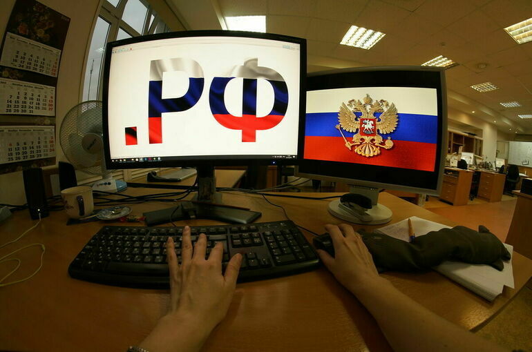 Россиянам предложили позволить общаться с чиновниками через соцсети