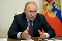 Путин пообещал проработать вопрос об индексации пенсий работающим инвалидам 