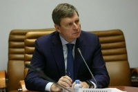 Епишин заявил, что в Совфеде не обсуждают повышение НДФЛ для уехавших россиян