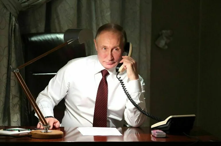 Путин поздравил президента Киргизии с днем рождения